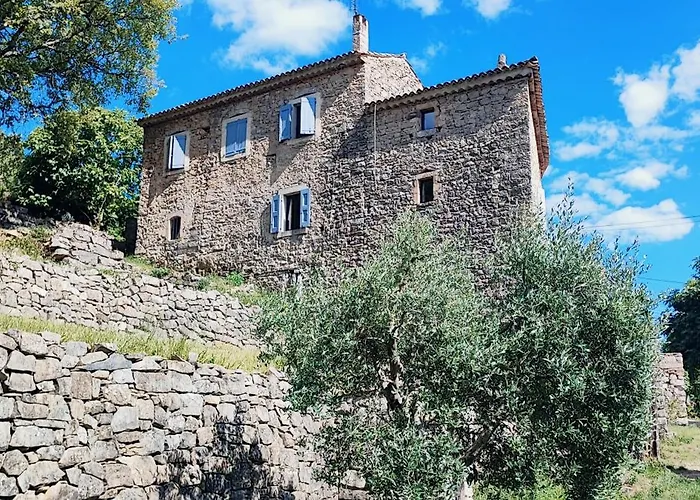 Mas Estrela Lo Roc Bed & Breakfast
